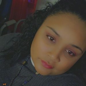 Meet your Posher, Paola